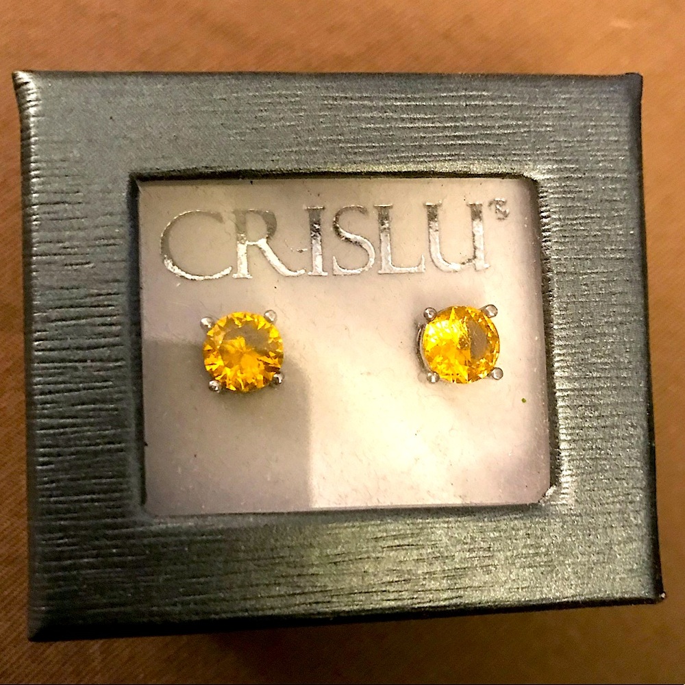 Yellow diamond stud earrings